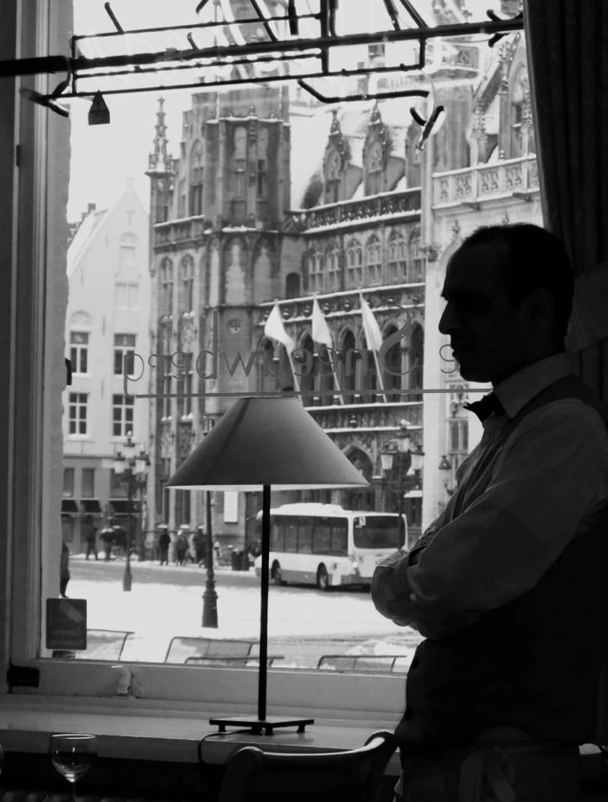 « Waiter in Bruges », album "Belgium in Monochrome"